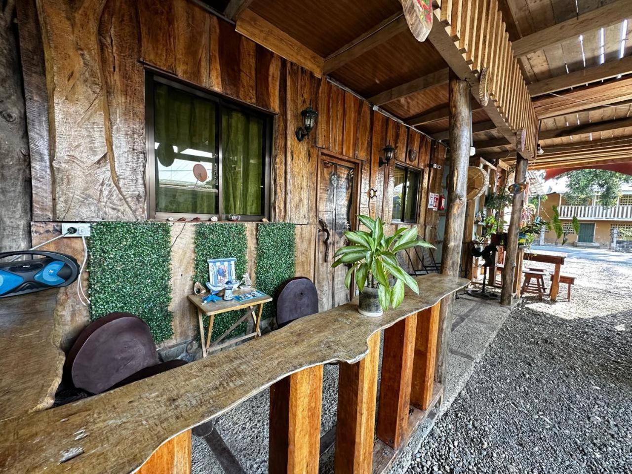 Hostel Rustico Marabi Tarcoles Bagian luar foto
