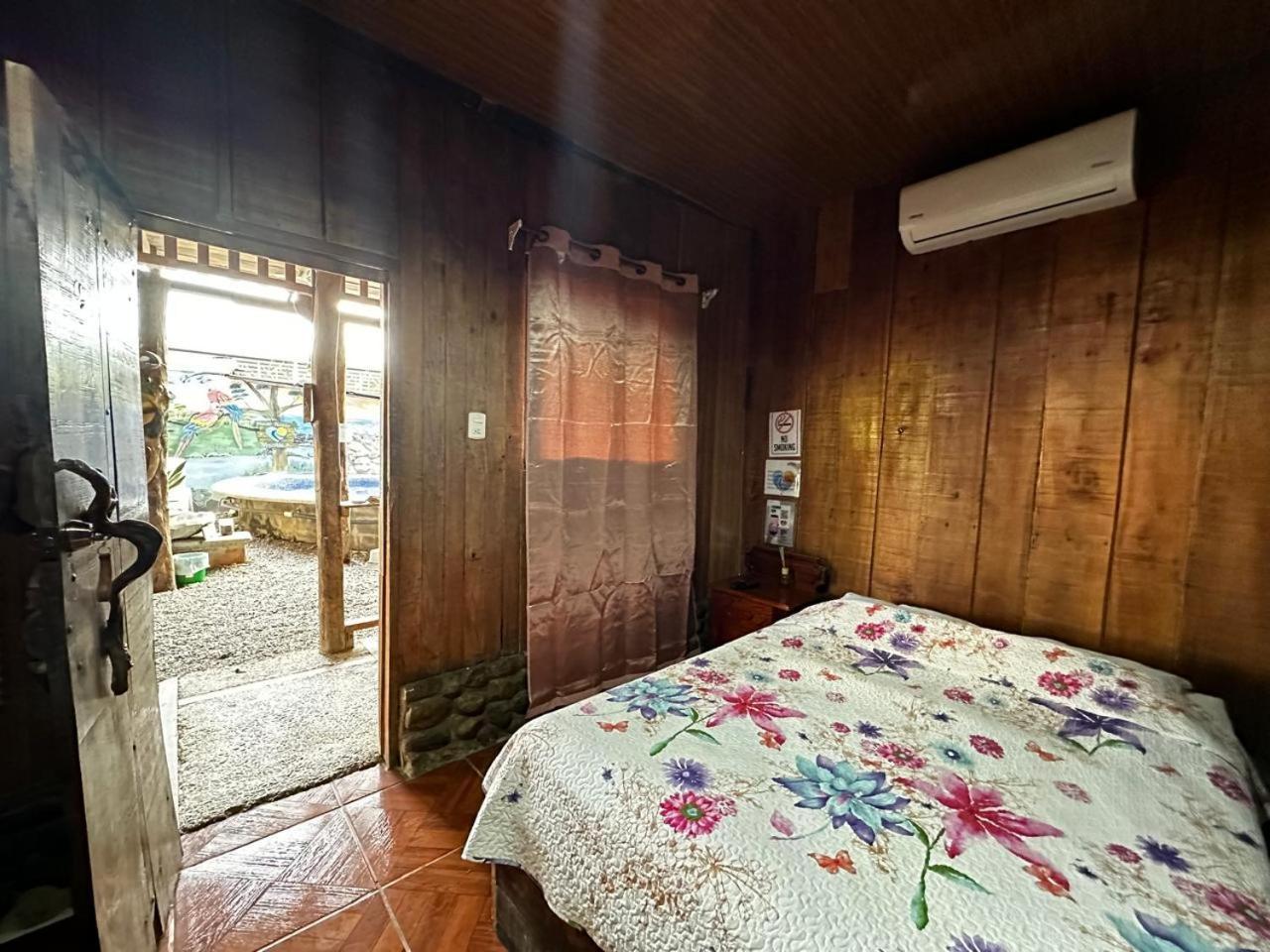 Hostel Rustico Marabi Tarcoles Bagian luar foto