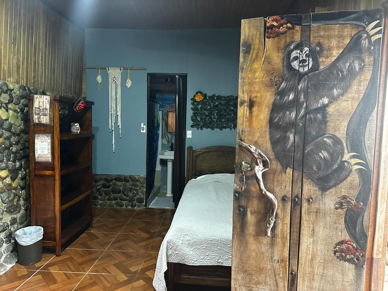 Hostel Rustico Marabi Tarcoles Bagian luar foto