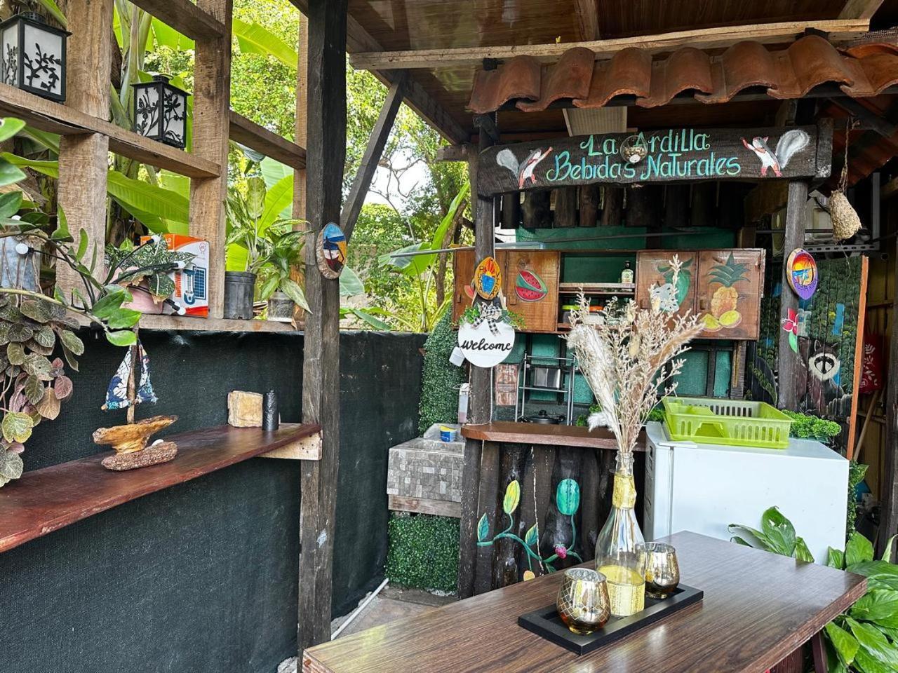 Hostel Rustico Marabi Tarcoles Bagian luar foto