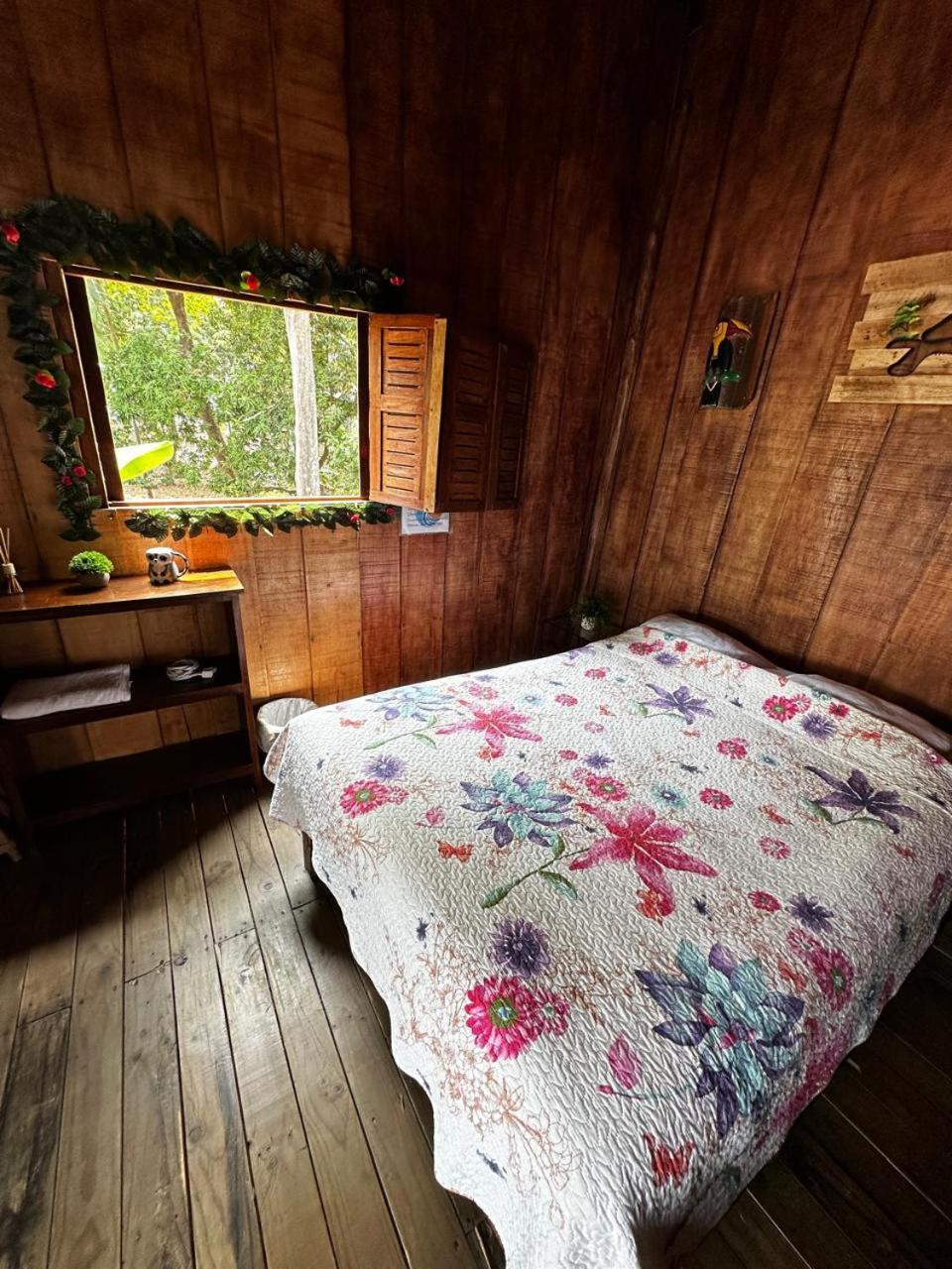Hostel Rustico Marabi Tarcoles Bagian luar foto